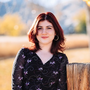 Charlotte Combe Headshot
